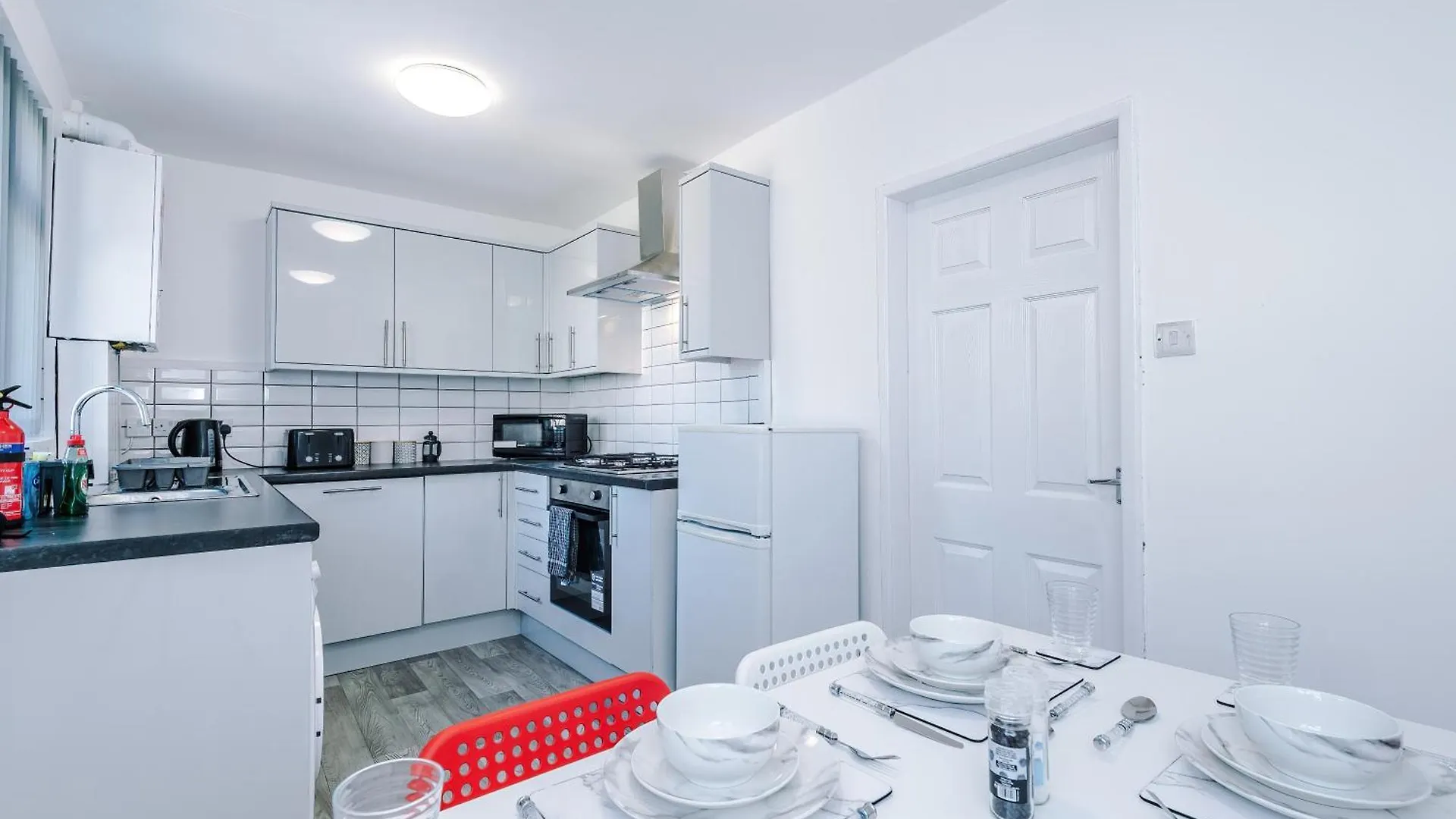 Willa Large 5Br Skipton House - With Spacious Parking - Close To Station 0*,  Wielka Brytania