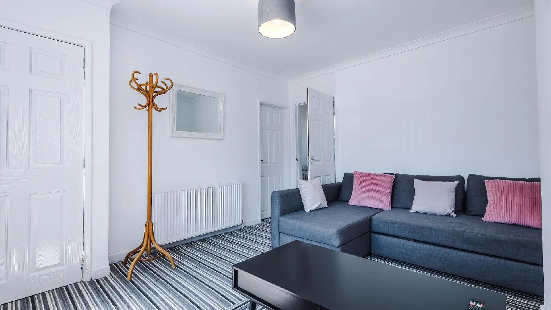 Willa Large 5Br Skipton House - With Spacious Parking - Close To Station 0*,  Wielka Brytania